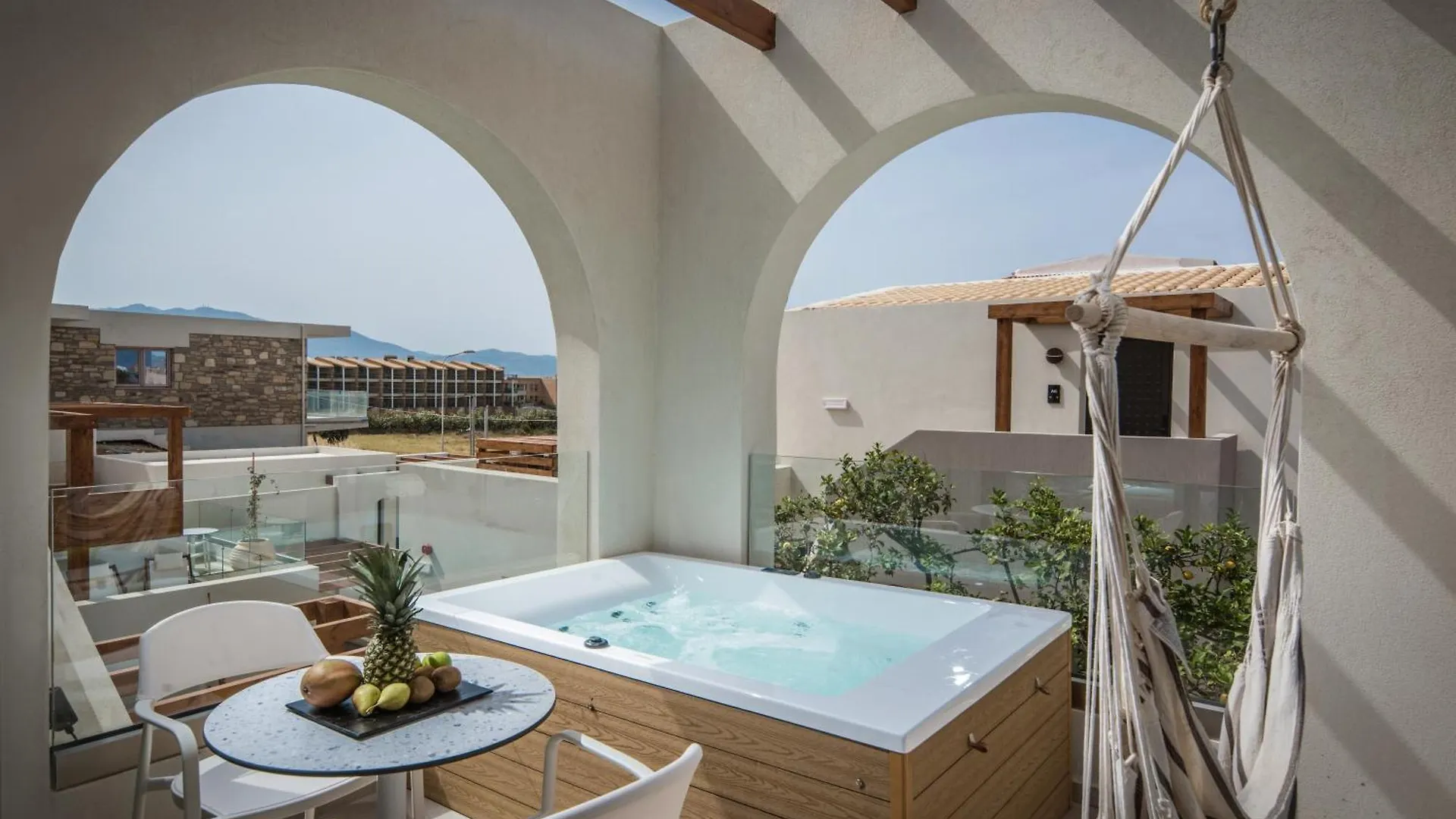 Vaya Suites By Omilos Hotels Αμουδάρα