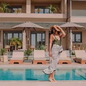 Ξενοδοχείο Marble Luxury, Καρτερός